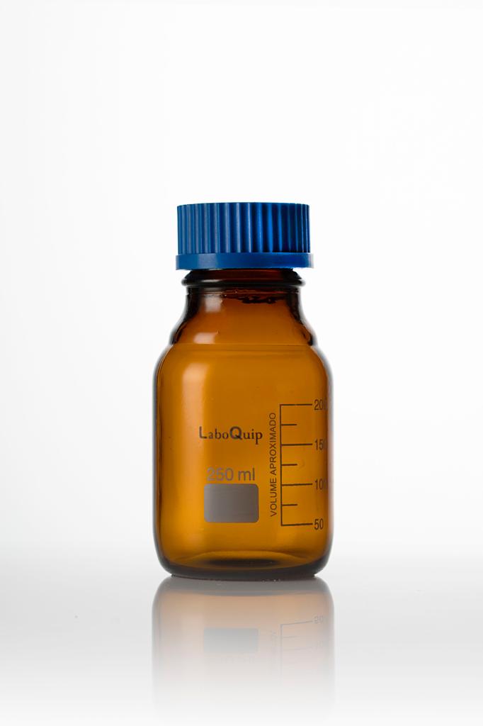 LaboQuip Reagent Bottles 100ml Amber, Glass with cap 140°C Res.